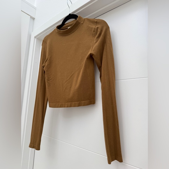 ANWND Brown Mock Neck Long Sleeve Crop Top Classic Versatile Fall Chic Size M/L - Picture 3 of 7